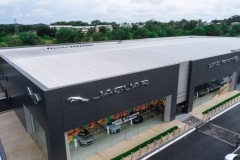 Jaguar & Land Rover Service Centre Brunei - <a href="http://lysaght2.iweb.my/my/en/products-and-solutions/roofing-and-walling/concealed-fix/lysaght-klip-lok-406/">Lysaght Klip-Lok 406</a> & <a href="http://lysaght2.iweb.my/my/en/products-and-solutions/roofing-and-walling/pierce-fix/lysaght-trimdek/">Trimdek</a>